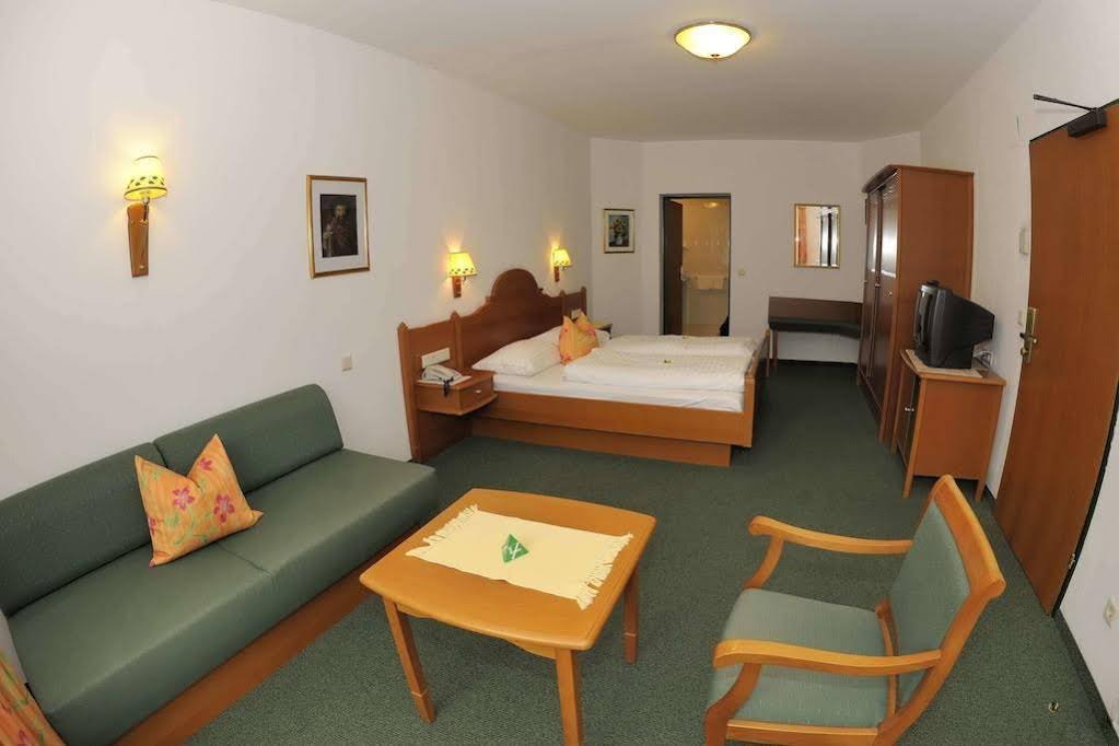 Фото Tennis & Golf Hotel Höllrigl