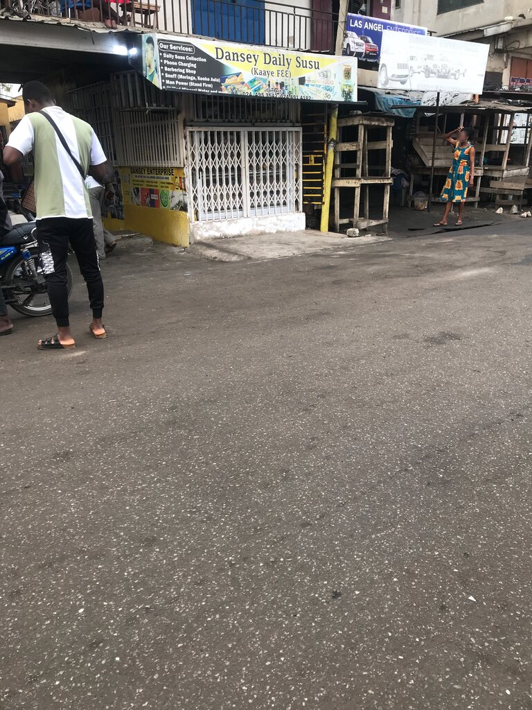 Credit broker Dansey Daily Susu, Accra, photo