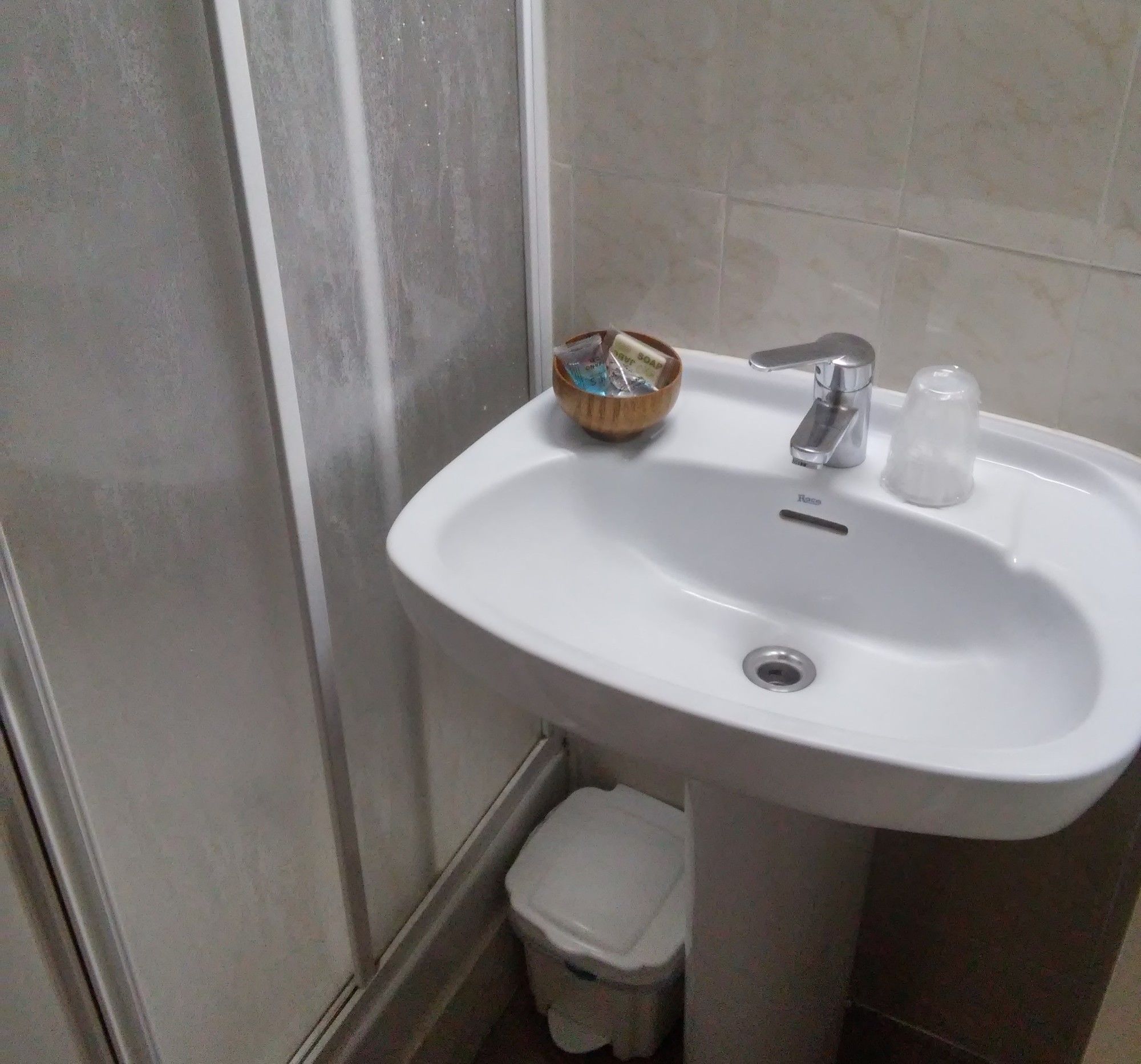 Фото Hostal Lesseps