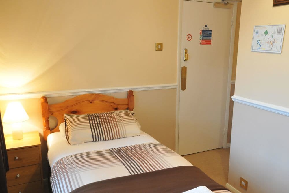 Фото Flexistay Ambers Gatwick Aparthotel