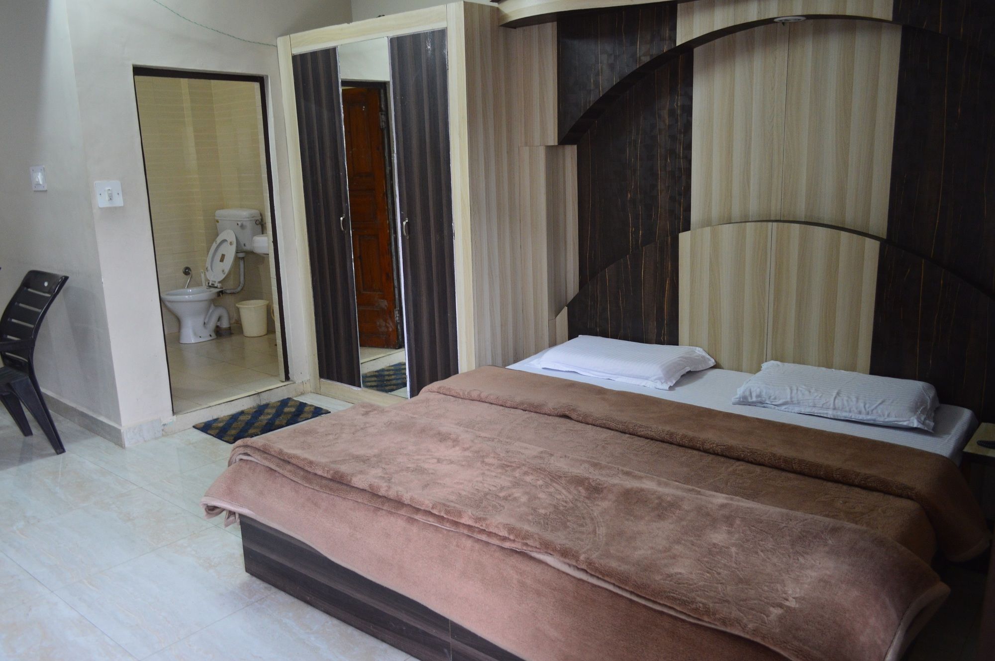 Фото Dharamkot Inn