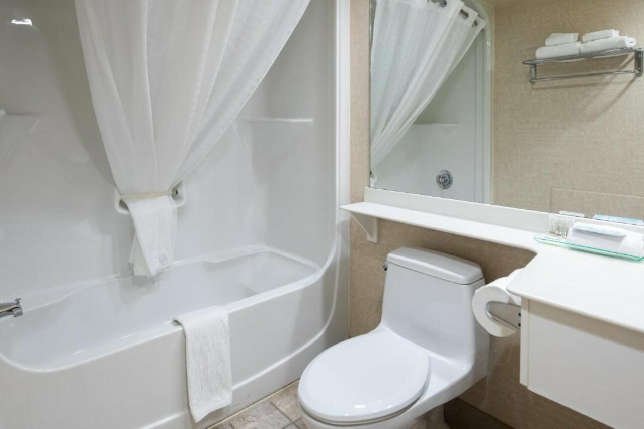 Фото Royal West Edmonton, trademark Collection