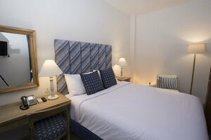 Adhisthana Hotel (Yogyakarta City, Jl. Alun Alun Utara), hotel