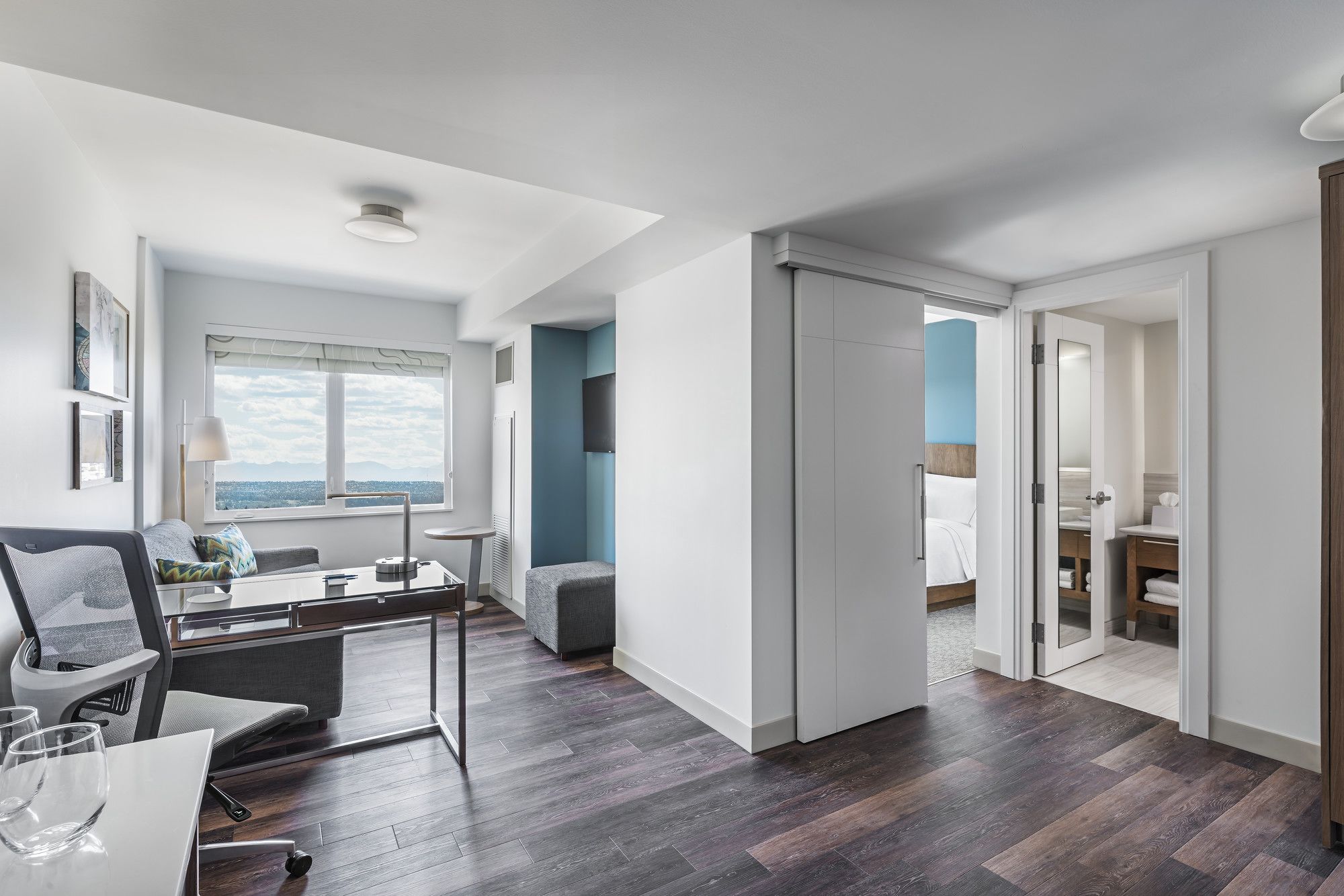 Фото Element Calgary Airport