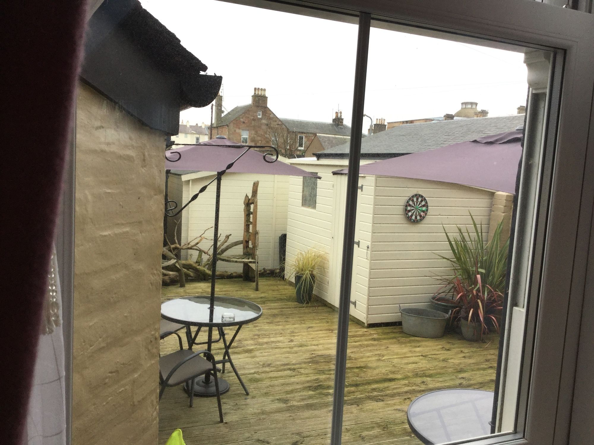 Фото Bythesea Guest House