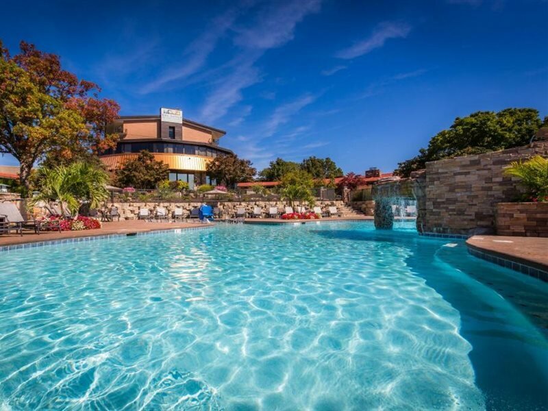 Фото Lodge Of Four Seasons Golf Resort, Marina & SPA