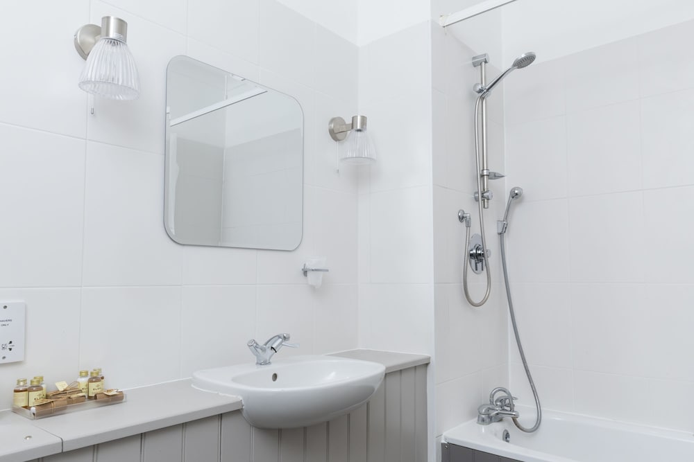 Фото Royal Wells Hotel