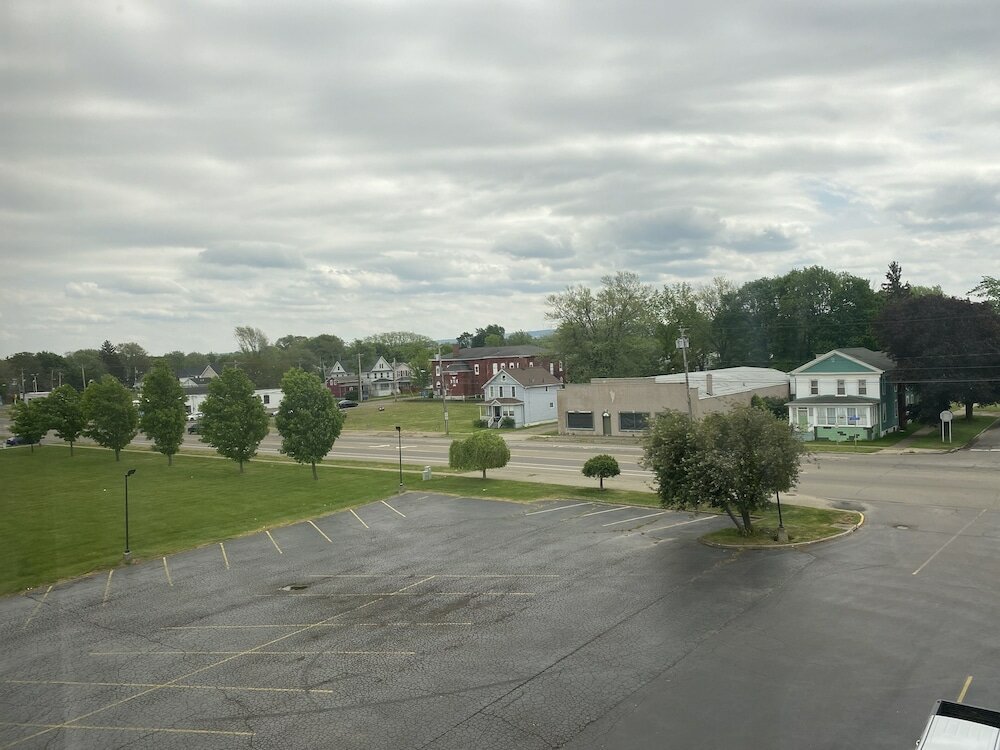 Фото Clarion Hotel Conference Center on Lake Erie