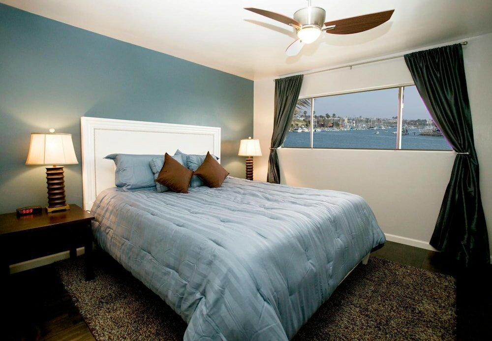 Фото Oceanside Marina Suites