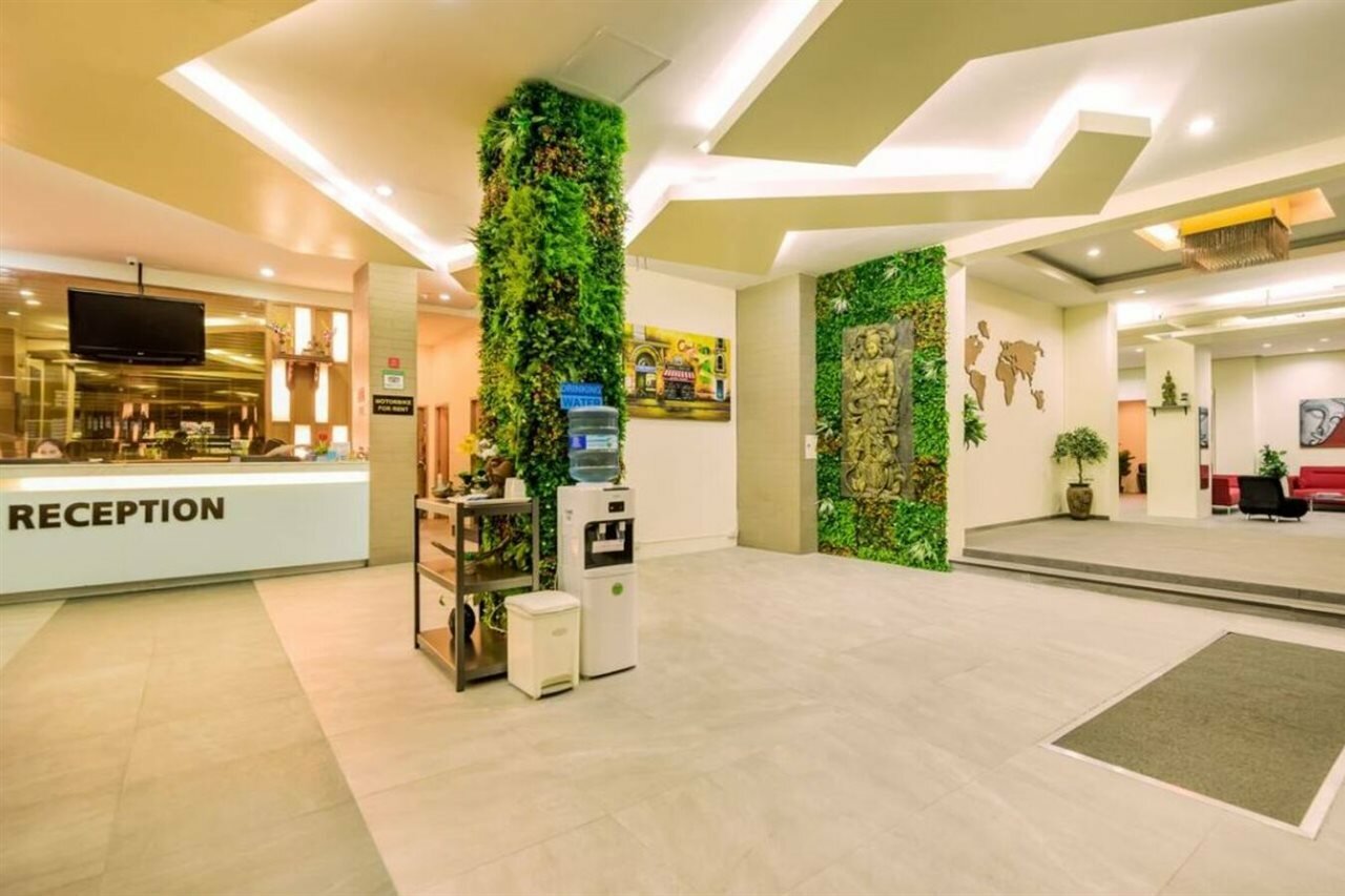 Фото Hallo Patong Hotel & Restaurant