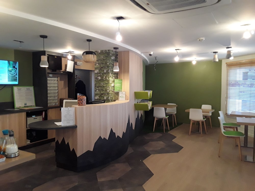 Фото Ibis Styles Annecy Centre Gare