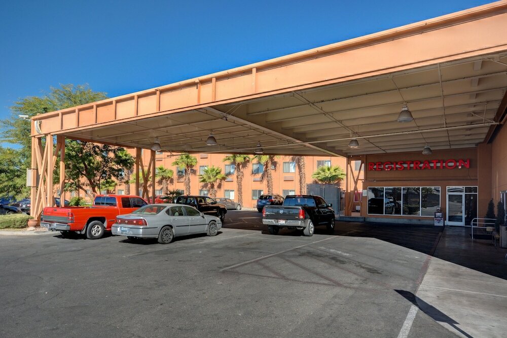 Фото Lucky Club Casino and Hotel