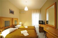 Фото Manias Apartments