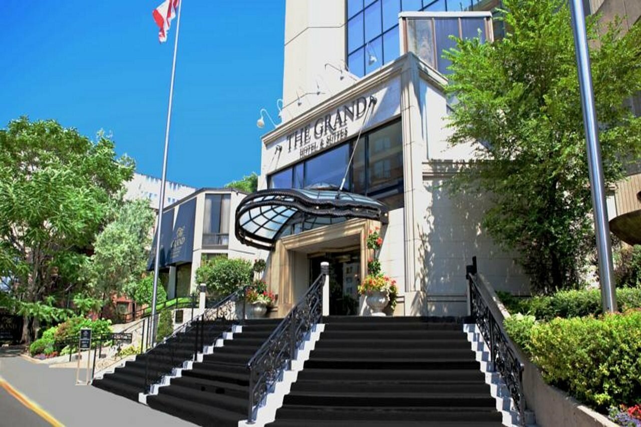 Фото Grand Hotel & Suites