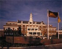 Внешний вид отеля Molly Pitcher Inn в Ред-Банке, фото 5