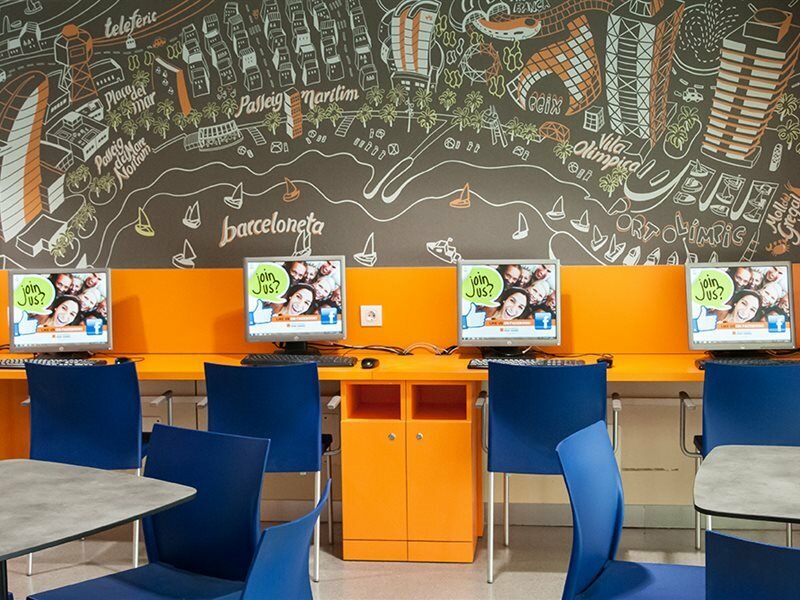 Фото Youth Hostel Pere Tarres