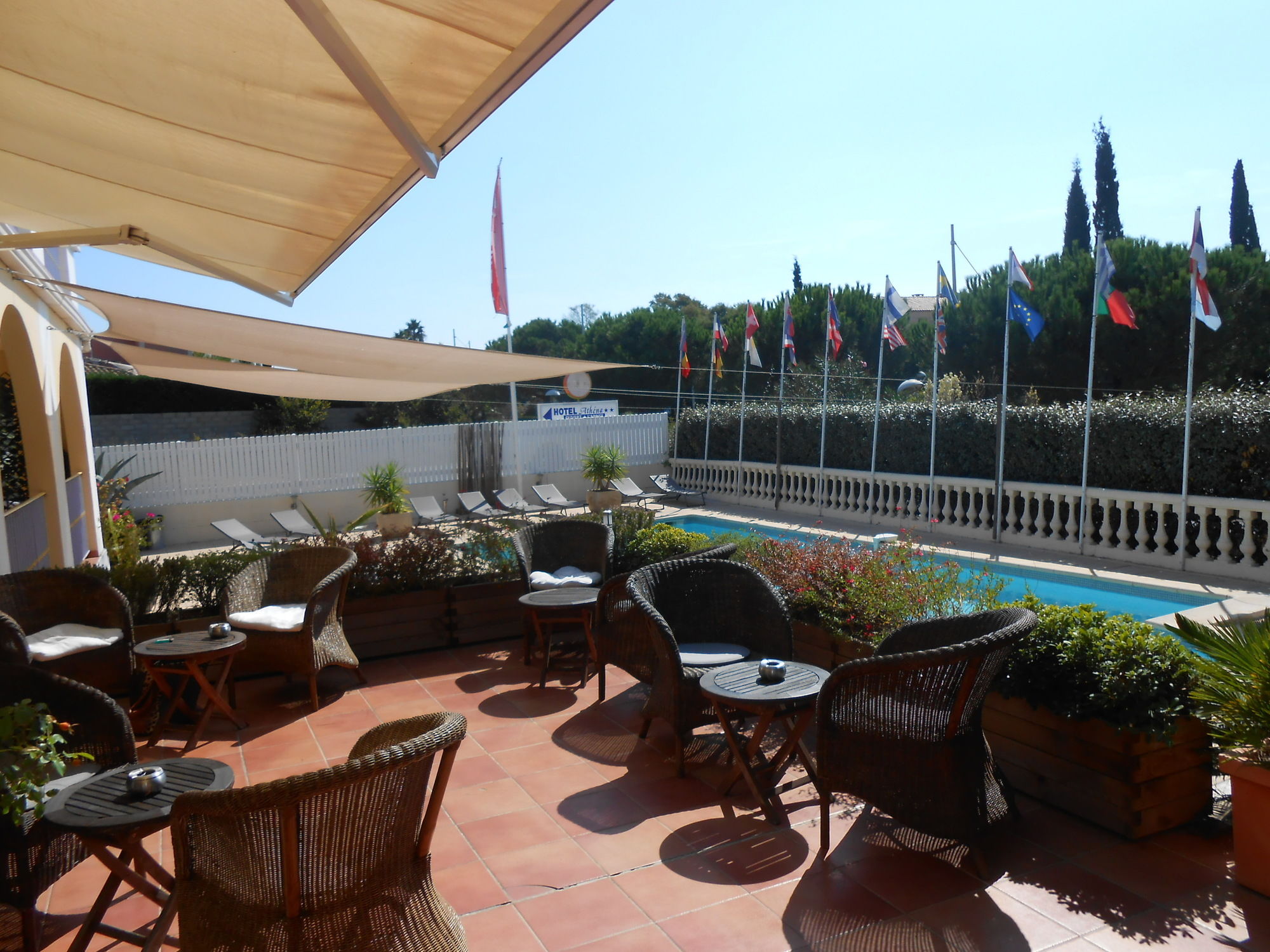 Фото Hotel Athéna