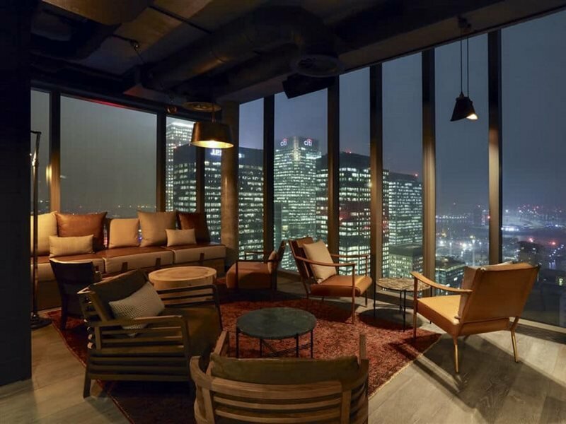 Фото Novotel London Canary Wharf