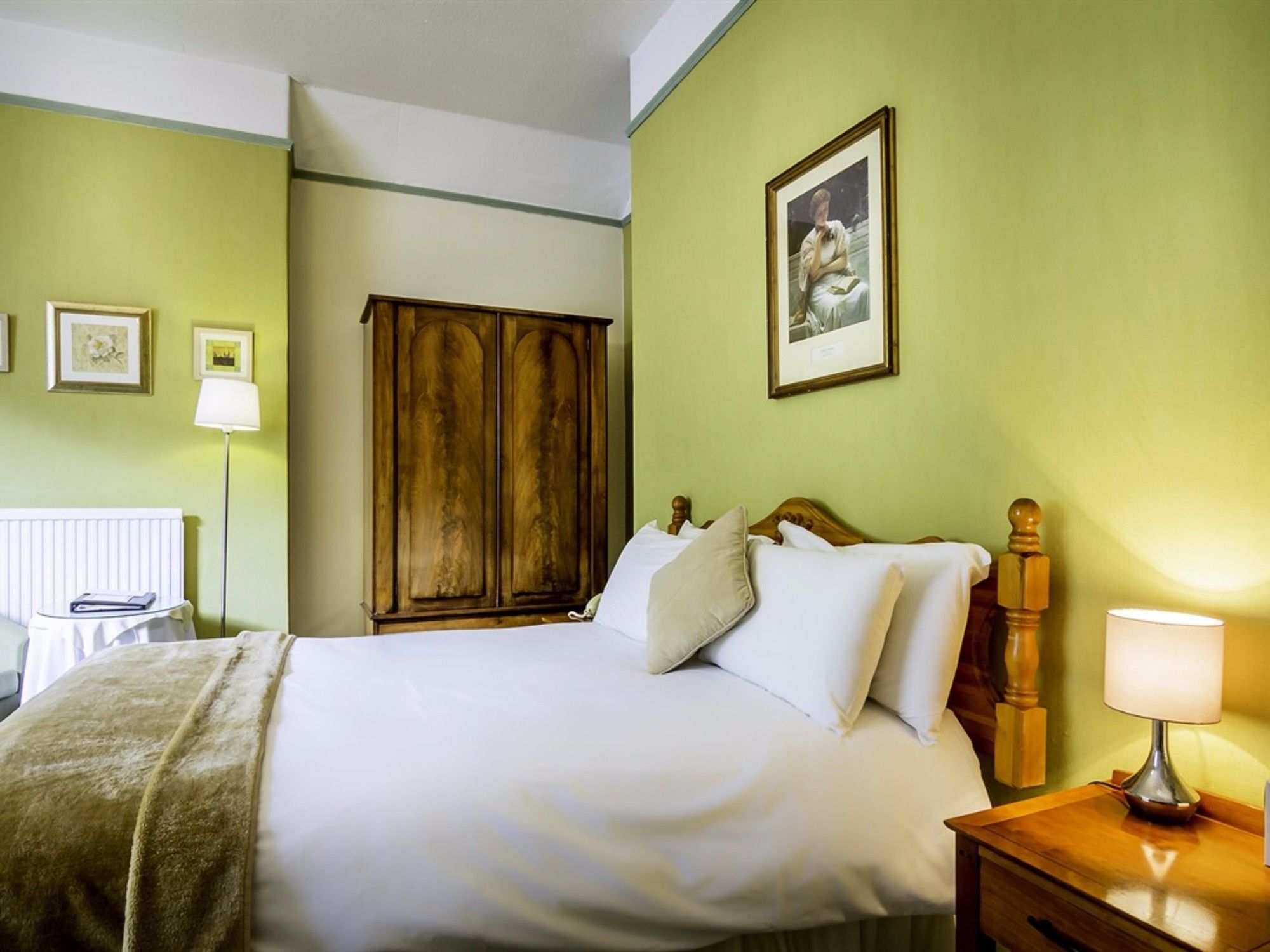 Фото The Mount Pleasant Hotel