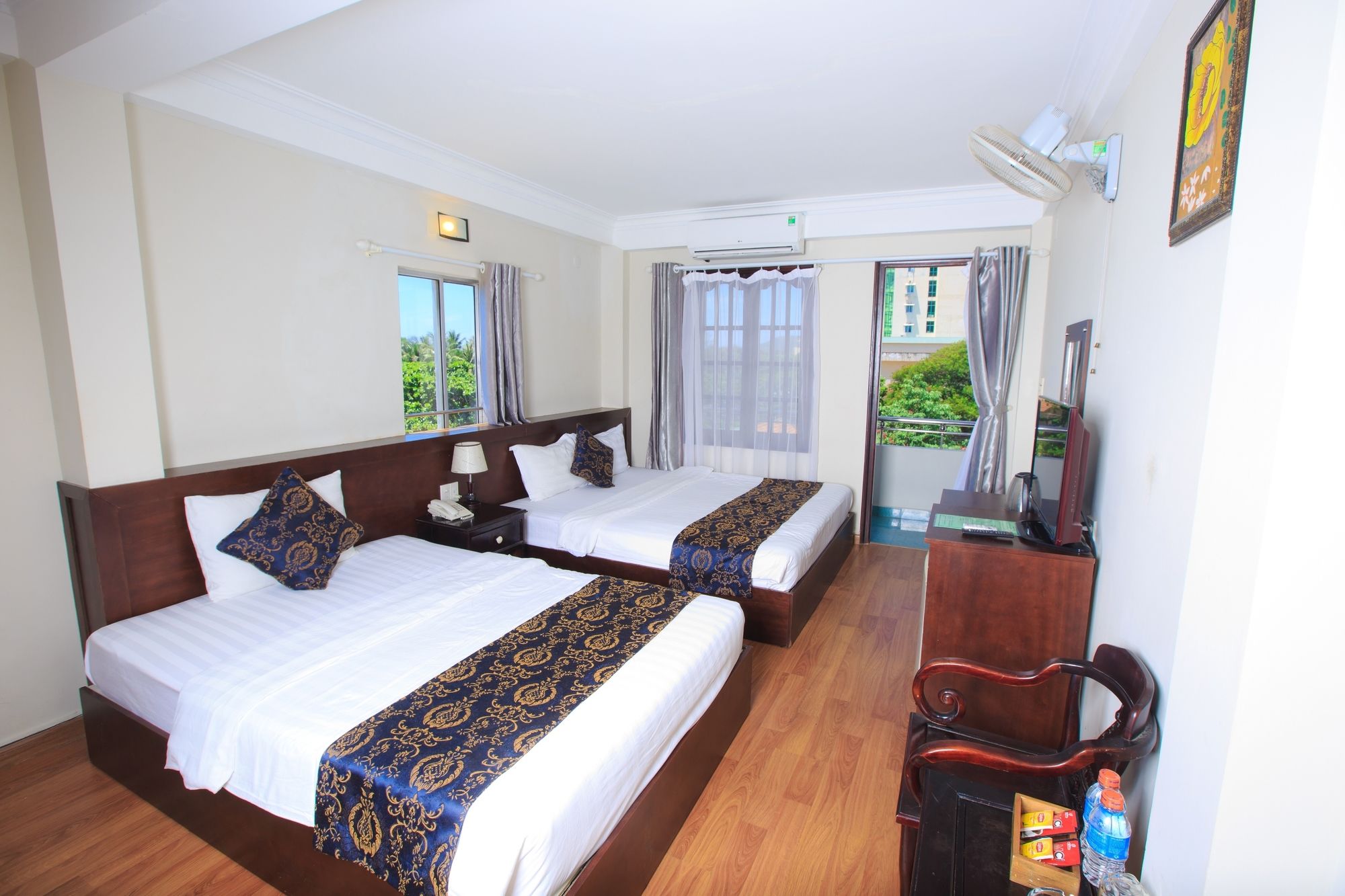 Фото Pho Bien Hotel