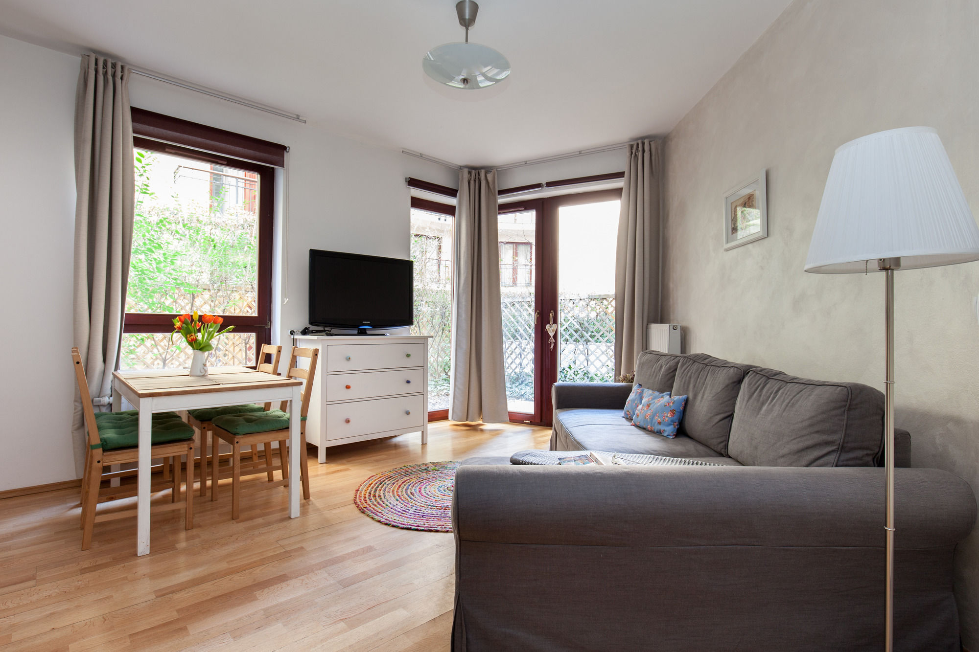 Фото Town Hall Apartments