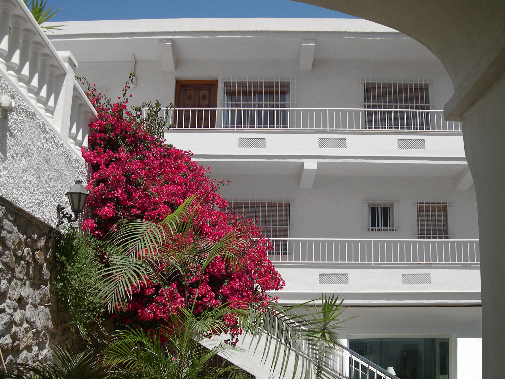 Фото Apartamentos Turisticos La Mundial