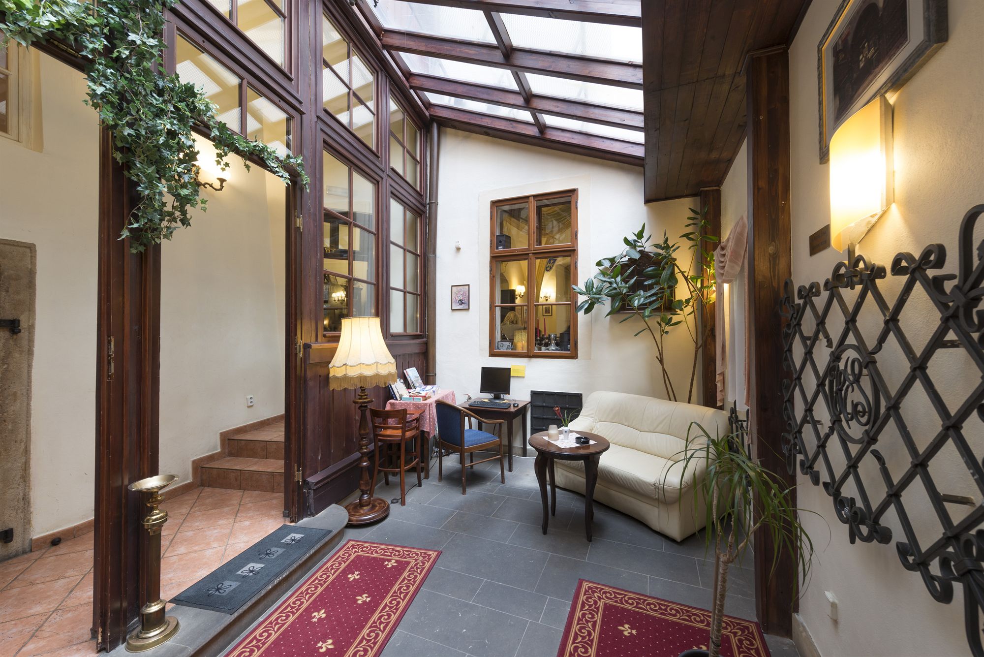 Фото Hotel Cerny Slon