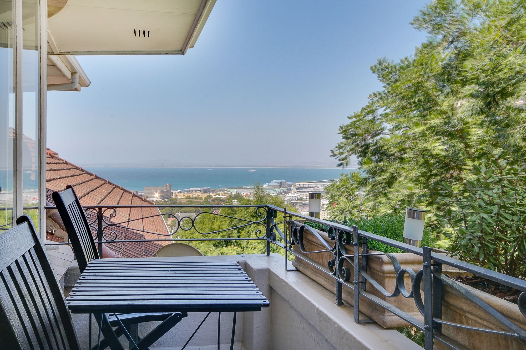 Фото Bluegum Hill Guesthouse & Apartments