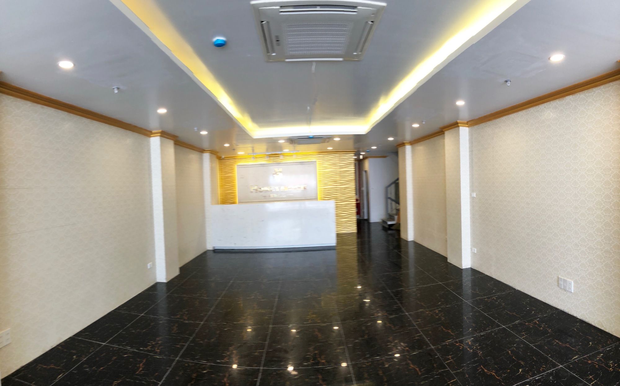 Фото Honeymoon Hotel & Apartment