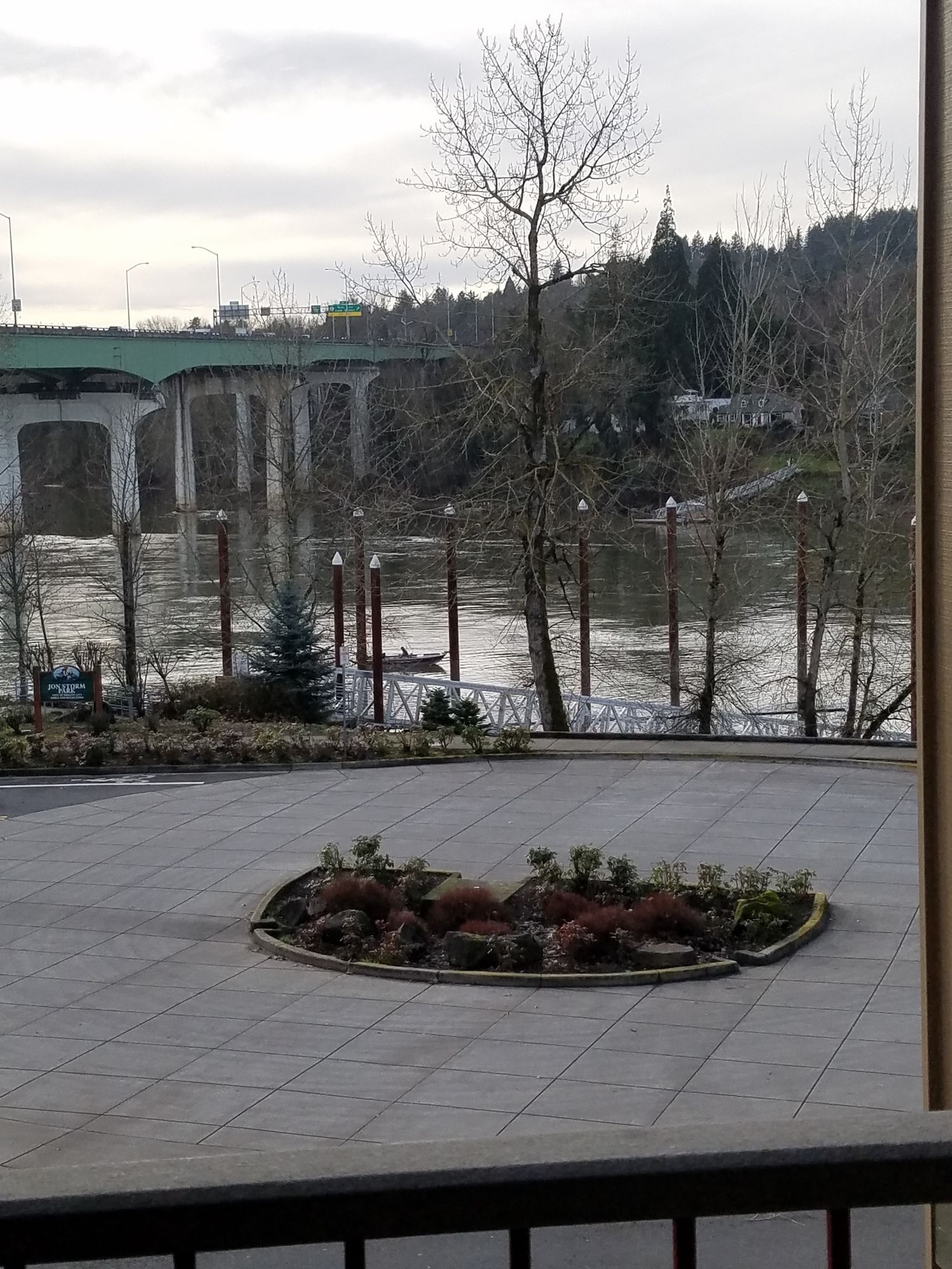 Фото Best Western Plus Rivershore Hotel