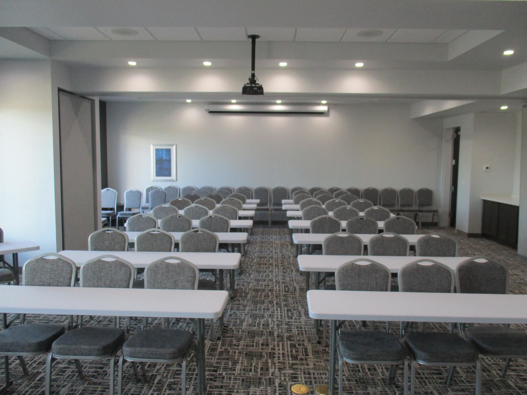 Фото Best Western Plus Roland Inn & Suites