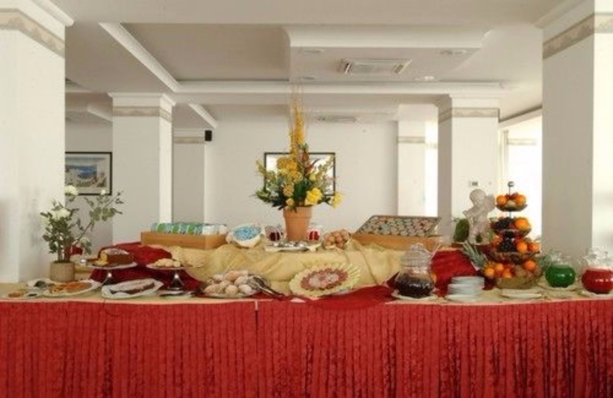 Фото Hotel St. Gregory Park