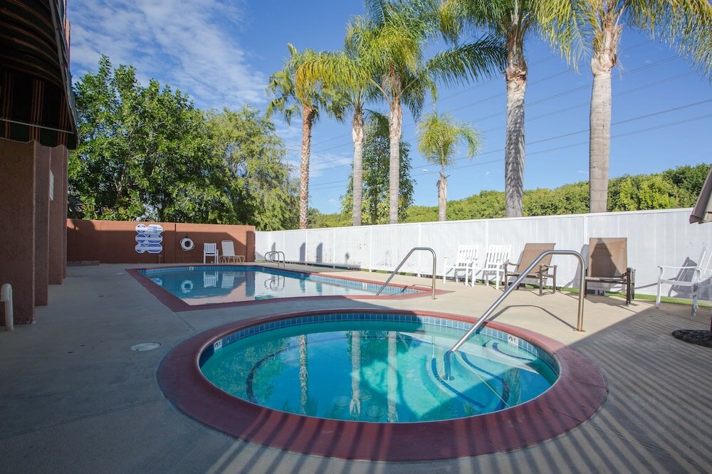 Фото Abby's Anaheimer Inn