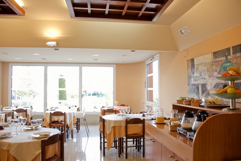 Фото Hotel La Perla