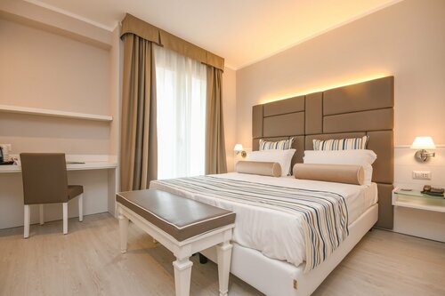 Гостиница Hotel Oliveto в Дезенцано-дель-Гарда