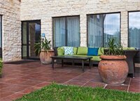 Фото Holiday Inn Express Hotel & Suites Victoria, an Ihg Hotel