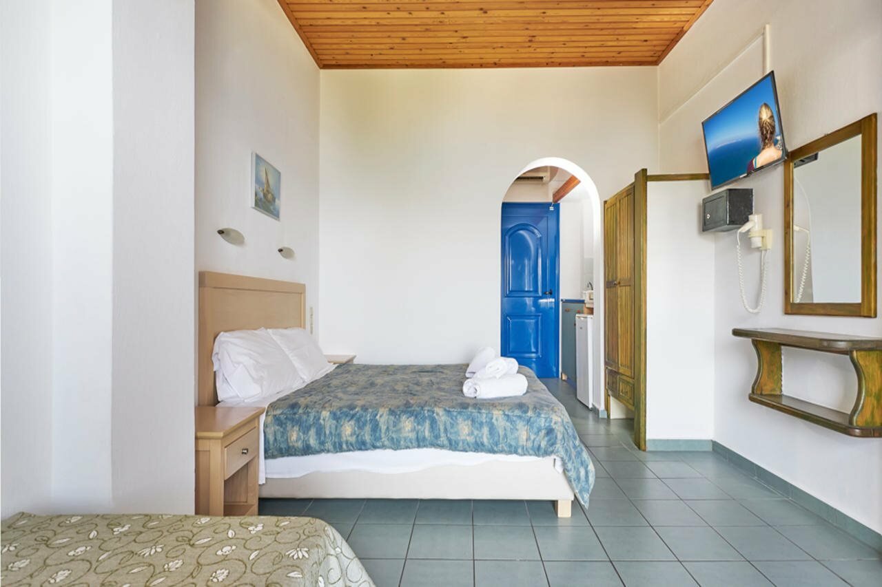 Фото Dionysos Apartments