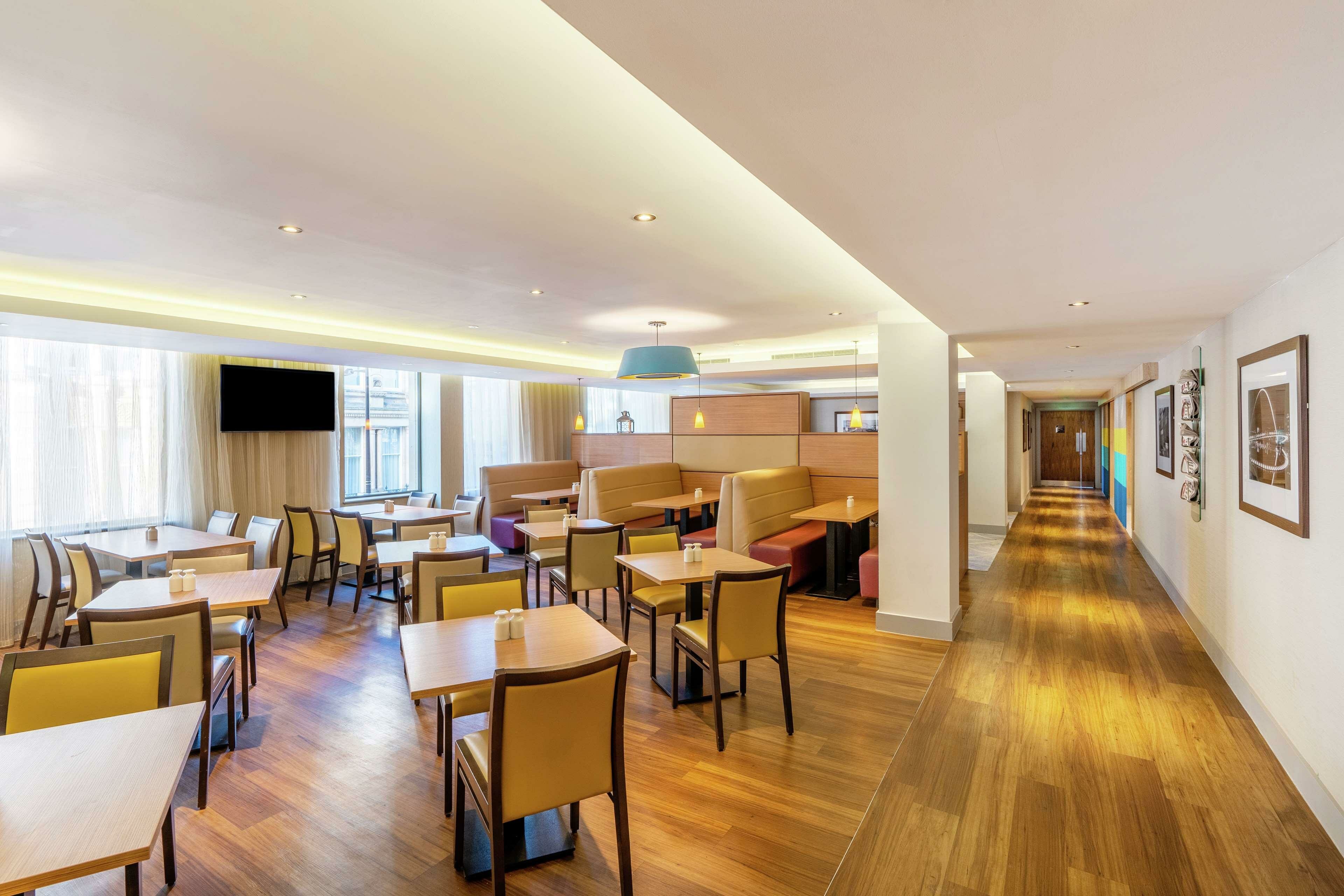 Фото Hampton by Hilton Newcastle
