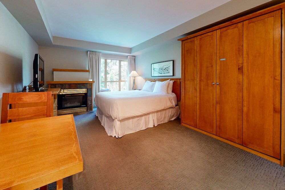 Фото Whistler Peak Lodge