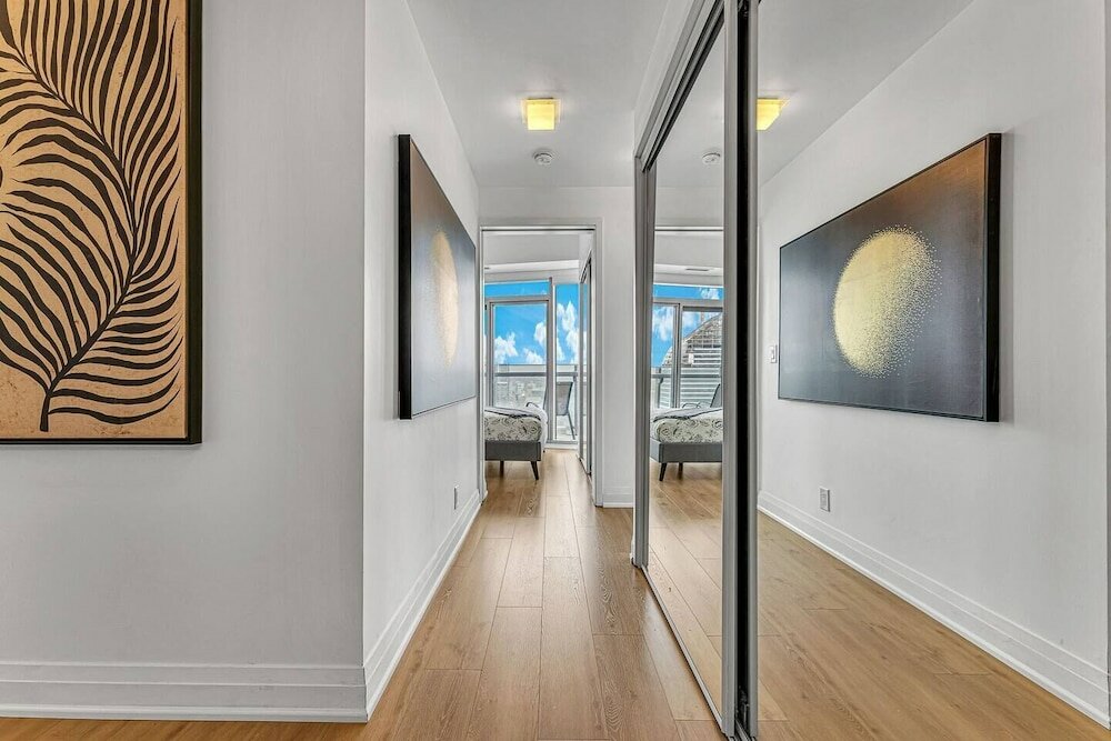 Фото The Harbour Toronto