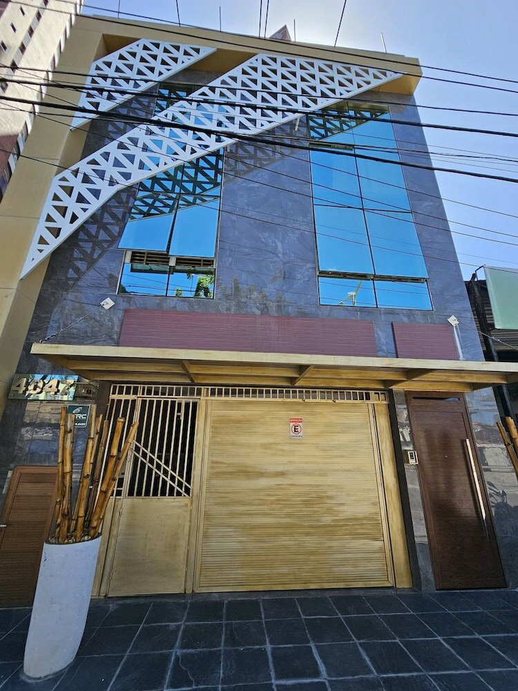 Фото отеля 1