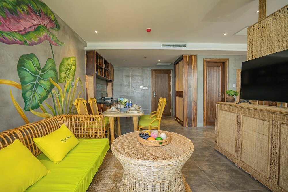 Фото The Signature Hotel Nha Trang