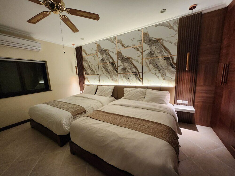 Фото Majestic Seaside Pool Villa