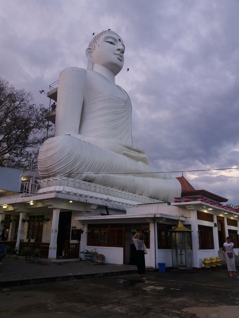 Pagoda Bahirawakanda Temple, Kandy, photo