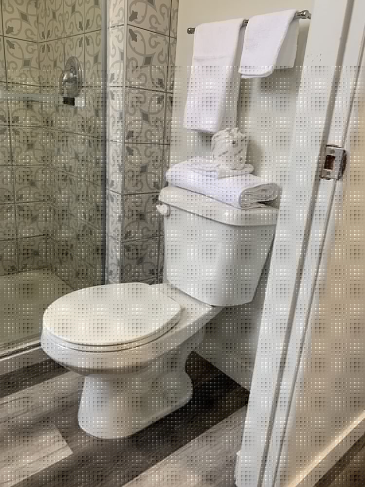 Фото Commercial Hotel