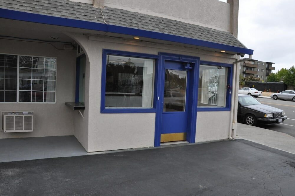 Фото Americas Best Value Inn Oakland Lake Merritt