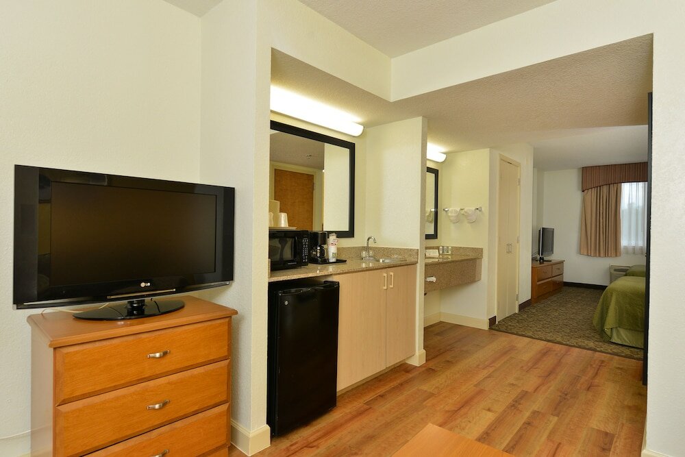 Фото Quality Inn & Suites Near the Theme Parks