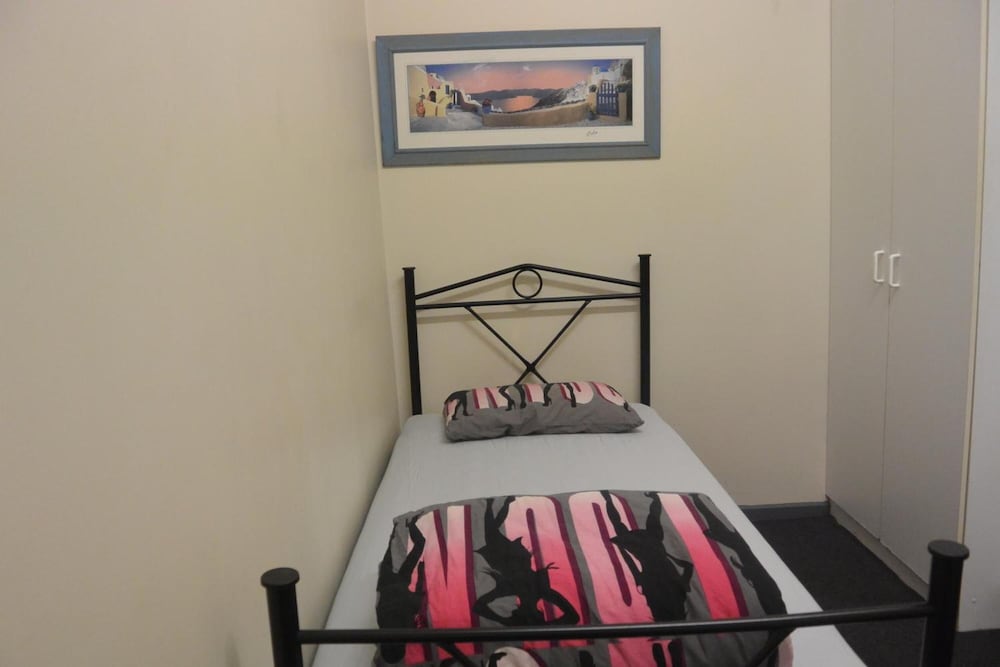 Фото City Edge on Elizabeth