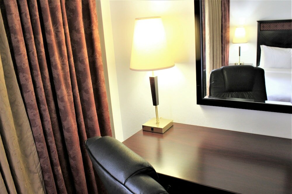 Фото Lelux Hotel