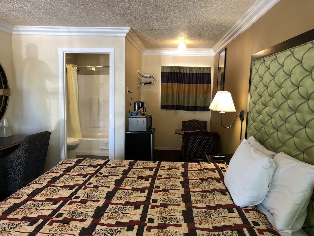 Фото Lamplighter Motel